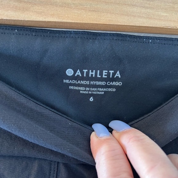 Athleta Headlands Cargo Hybrid Mid Rise Tights - Picture 3 of 10